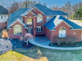 1628 Royal Birkdale Dr, Oxford, MI 48371