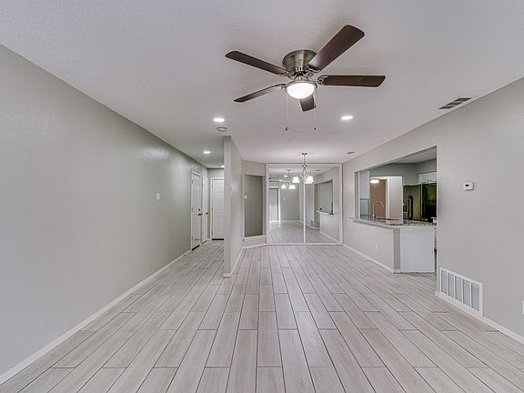 4th image of 2714 Meadow Bluff Ln