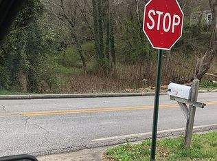 Lyons St, Toccoa, GA 30577