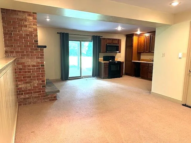 1 bed, 1.0 bath, 840 sqft, $1,300 — Photo 2