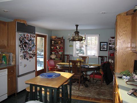 2nd image of 240 Grand View Rd