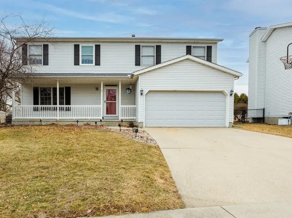 2112 Parker Ave, Bloomington, IL 61701