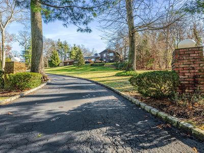 10 Rolling Hill Road, Old Westbury, NY, 11568