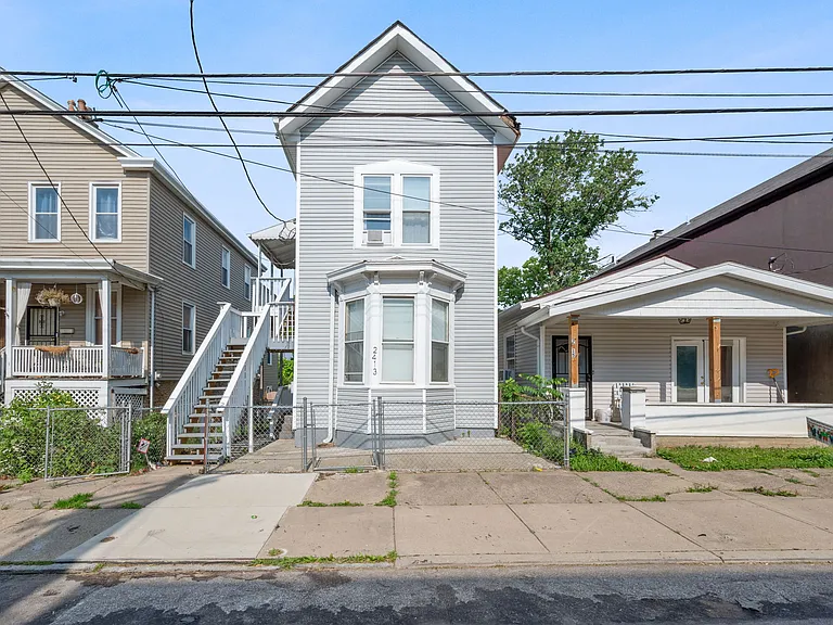 2413 Kenton St #2 — Photo 1