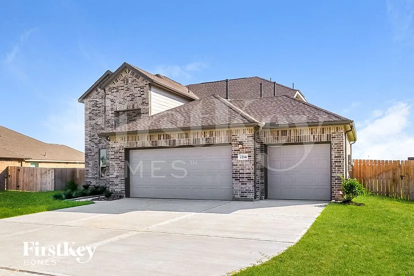 5 bed, 3.5 bath, 2721 sqft, $3,075 — Photo 2