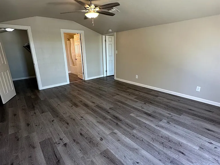 8529 S Chestnut Ave — Photo 12