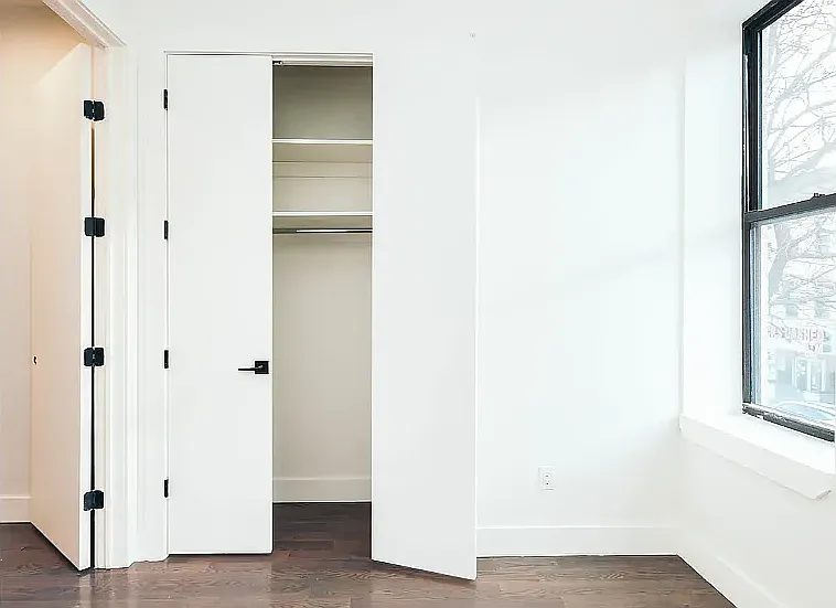 659 Seneca Ave #2L — Photo 6