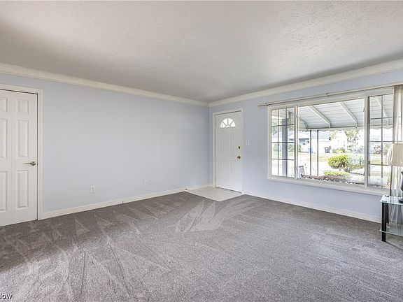 5th image of 14505 Rockfern Ave