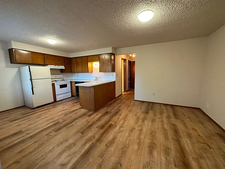 319 NE 62nd Ave — Photo 9