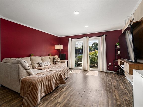 3rd image of 12 Shadowbrook Ln APT 3