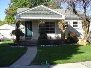 23081 Ithaca St, Oak Park, MI 48237