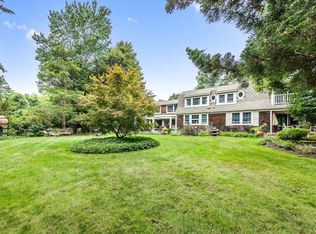 788 Accabonac Rd, East Hampton, NY 11937