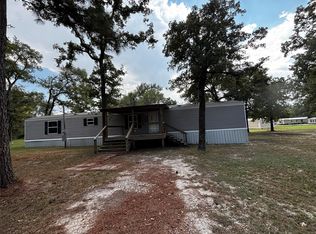 10 E Walnut Lake Dr, Huntsville, TX 77320