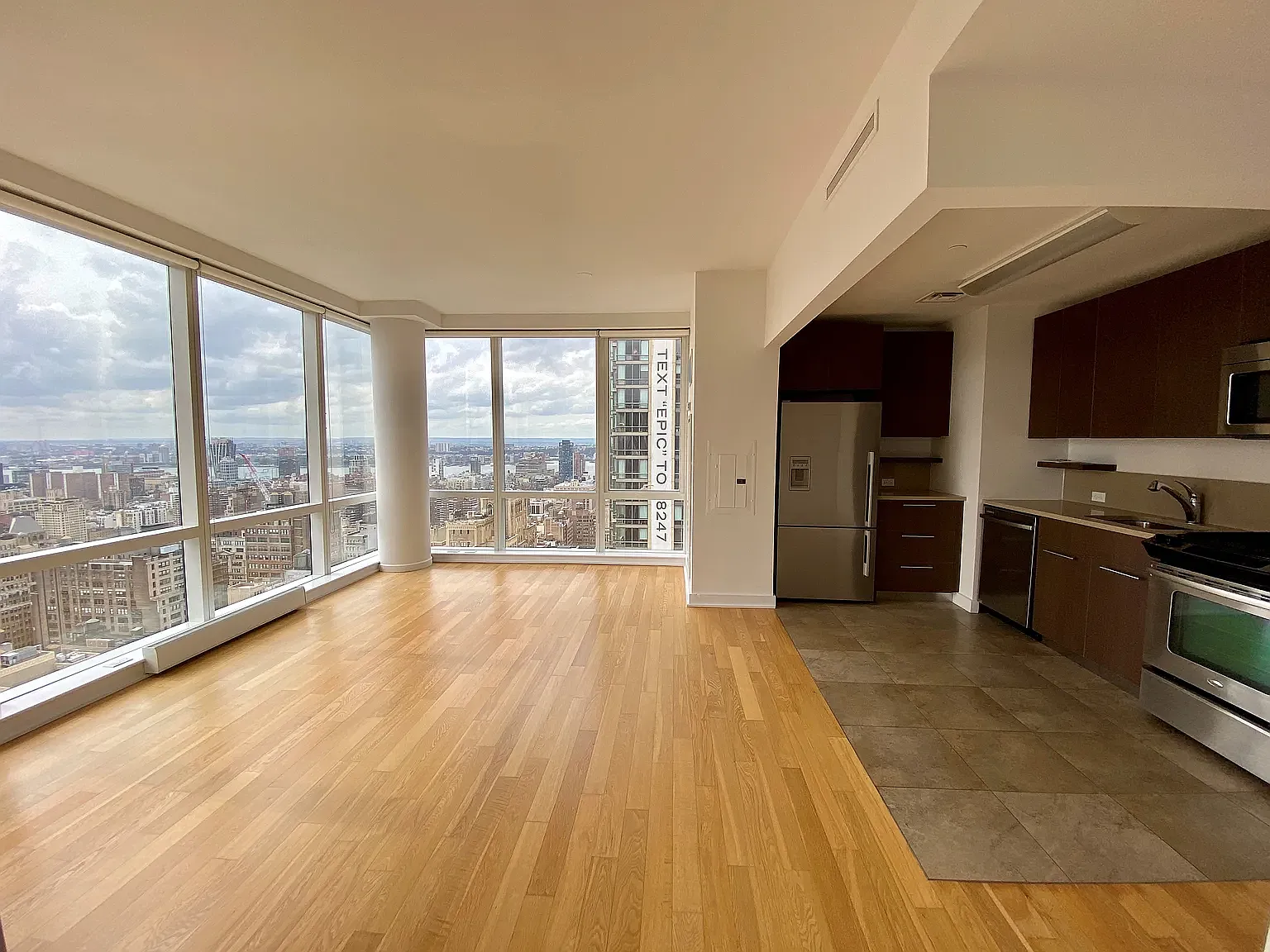 885 6th Avenue — Photo 2