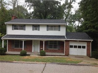 1429 Sweetbrier Rd, Charleston, WV 25314