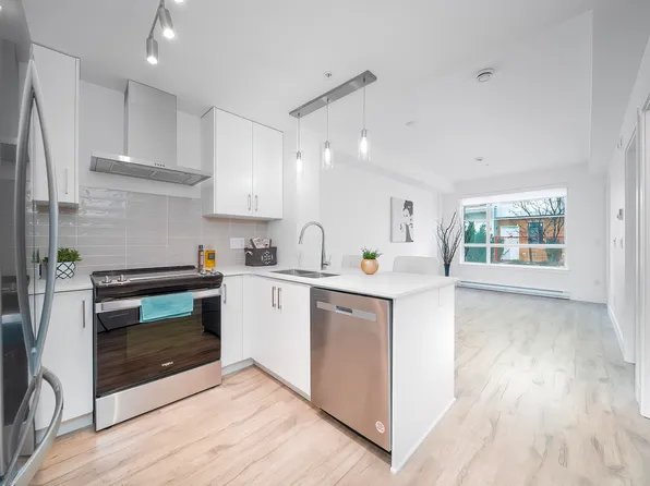 6338 King George Blvd #116, Surrey, BC V3X 0L5