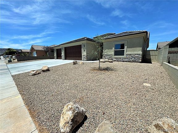 4th image of 2061 Robert Mitchum Drive