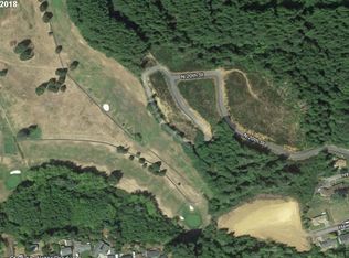 4 Masters Ct, Reedsport, OR 97467