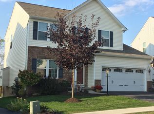 112 Village Cir, Oakdale, PA 15071