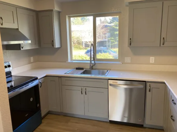 5907 Sands Way APT A, Anacortes, WA 98221