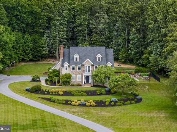 5611 Meadeville Rd, Gap, PA 17527