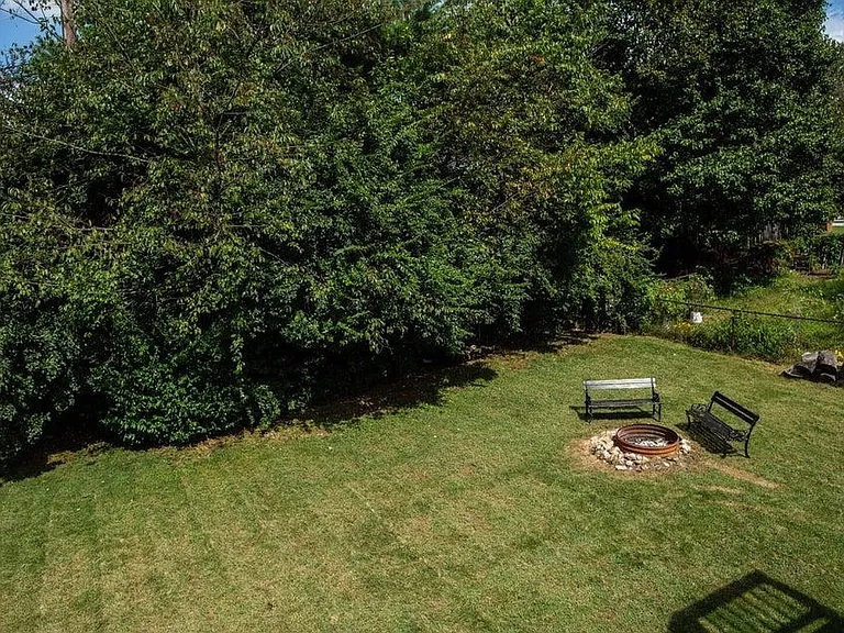 580 Castle Dr — Photo 33