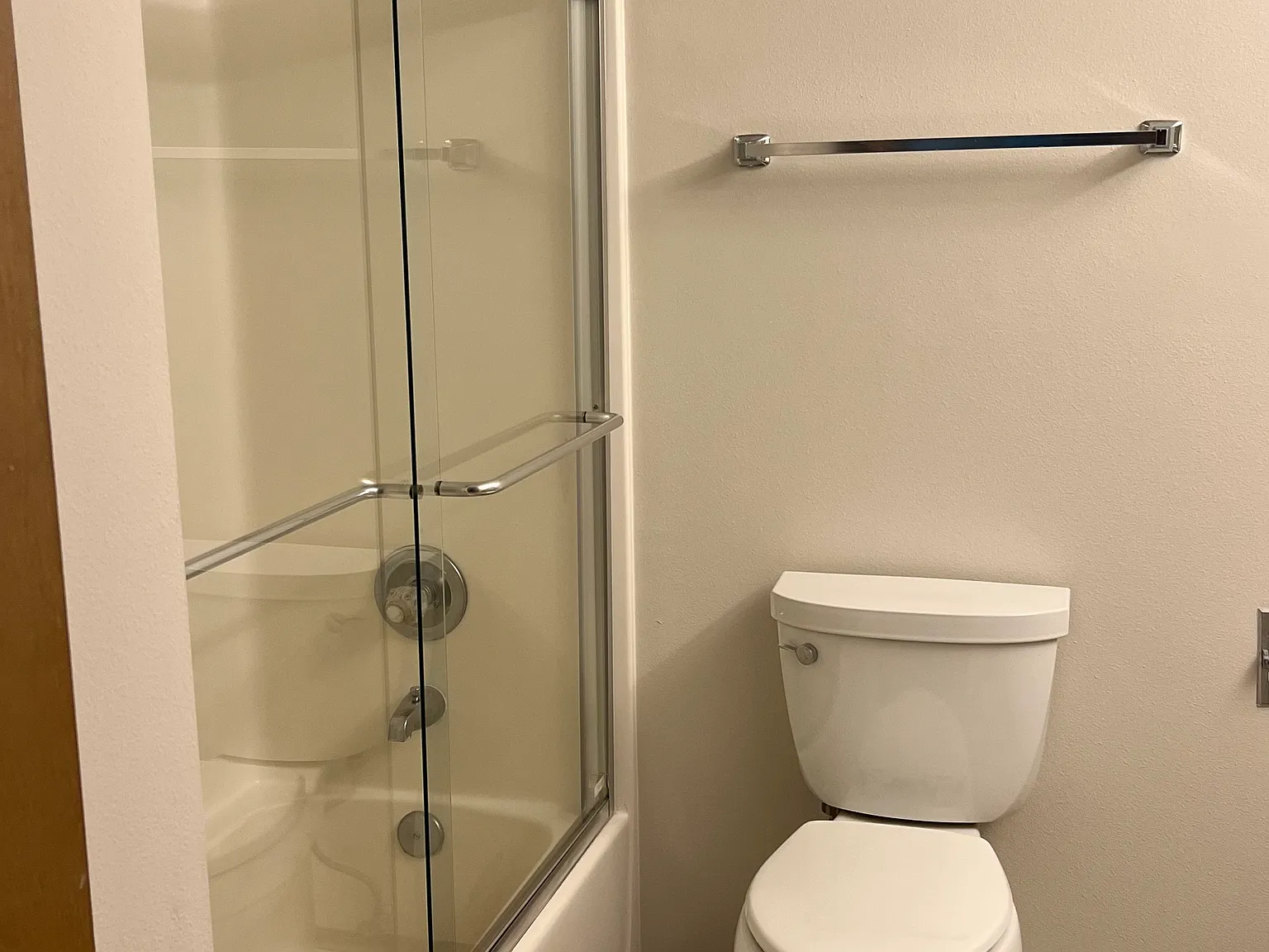 1 bed, 800 sqft, $1,475 — Photo 3