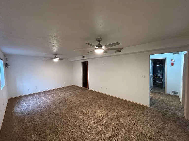 125 E 300 N — Photo 35