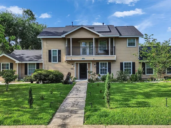 7923 Glenview Dr, Houston, TX 77061