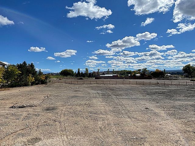 2nd image of 808 Courthouse Peak Ln