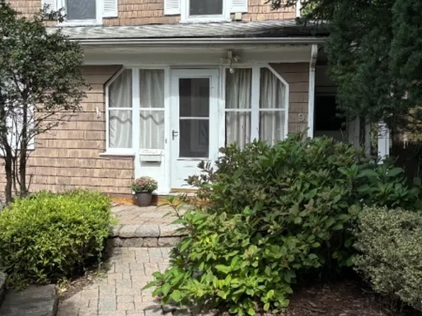 9 Laurel Pl, Montclair, NJ 07043
