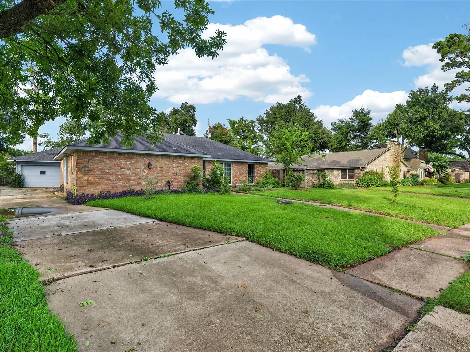 3 bed, 2.0 bath, 2050 sqft, $2,000 — Photo 4
