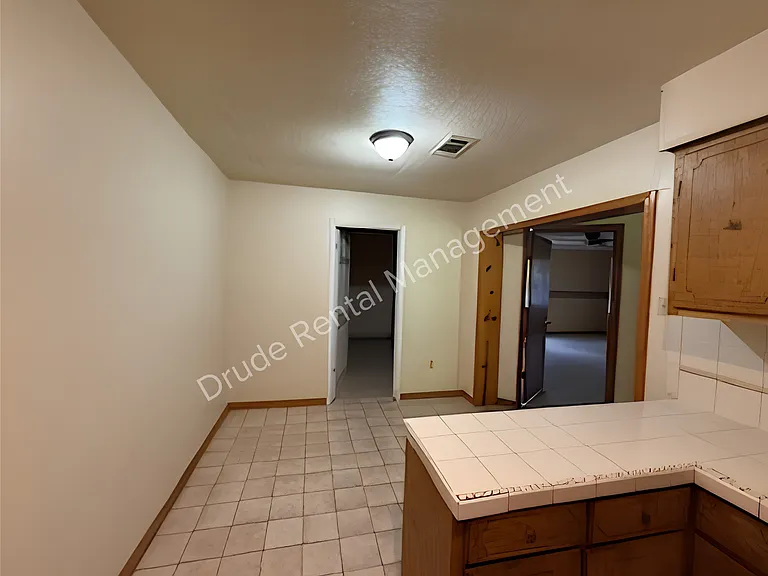 335 N Baronne St — Photo 23