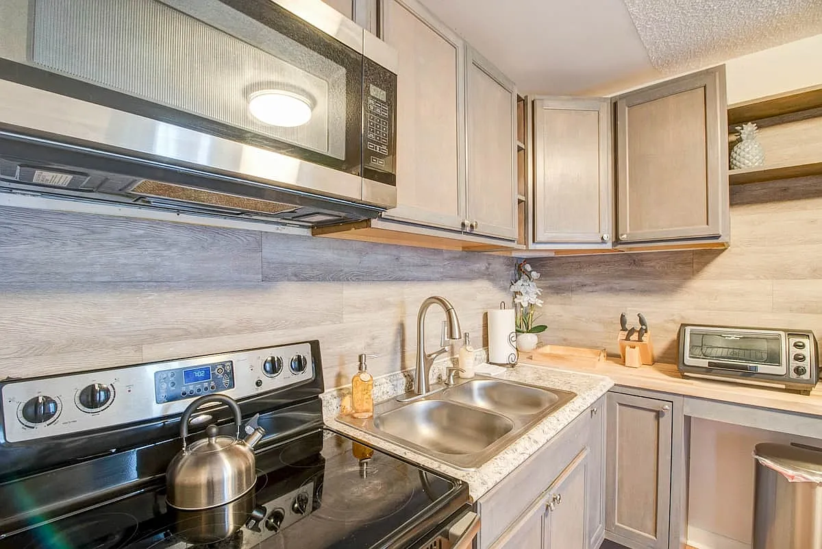 2 bed, 790 sqft, $2,400 — Photo 2