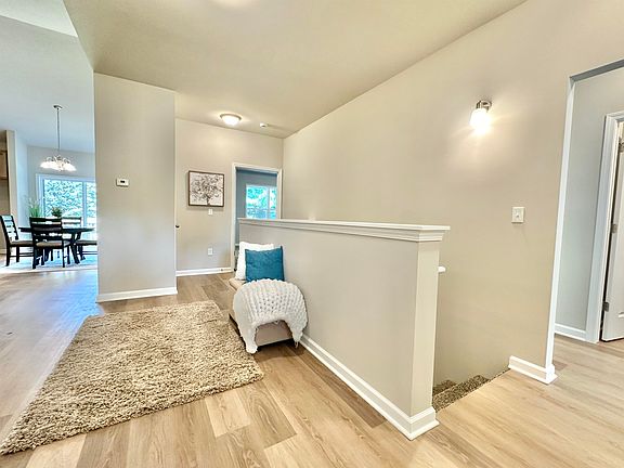 2nd image of 3211 Spruce Ct