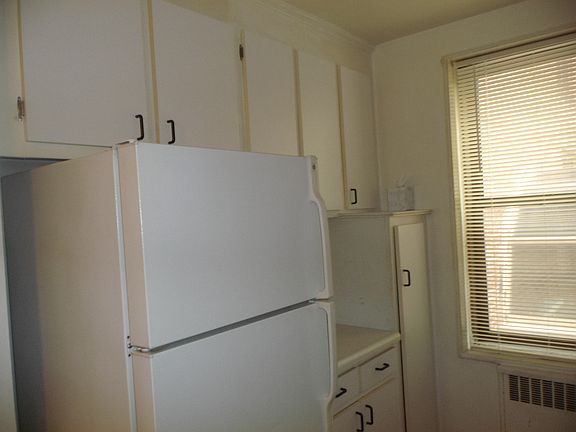 4th image of 2171 Bragg St APT 2A