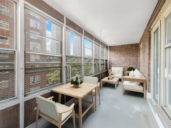 70 La Salle Street image 3 of 16