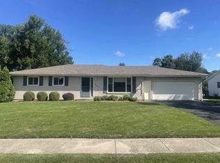 885 Clover Ln, Oregon, WI 53575