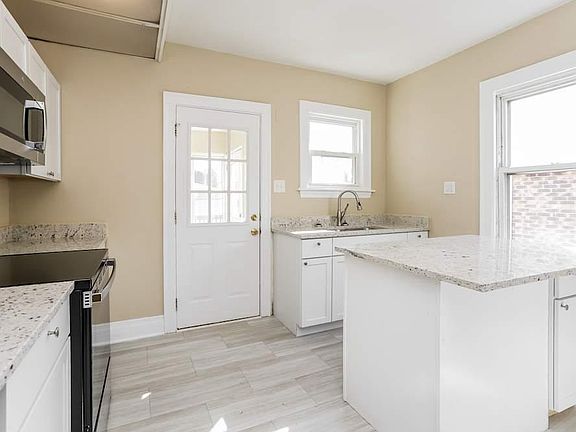 3rd image of 2645 N Elm St #1