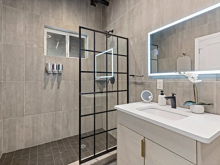811 Montana St #1101 — Photo 7