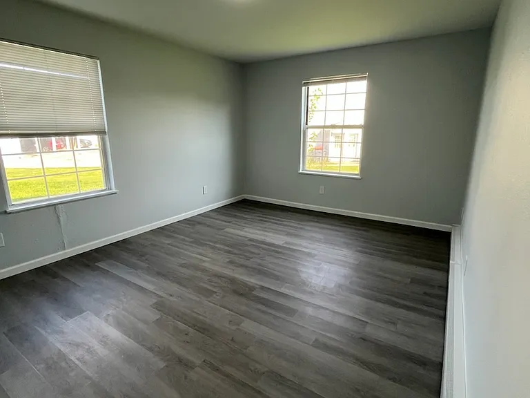 326 Stratford Way — Photo 9