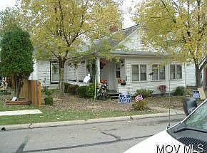 1st image of 852 Chestnut St