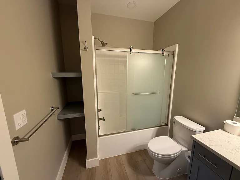 2nd Bathroom