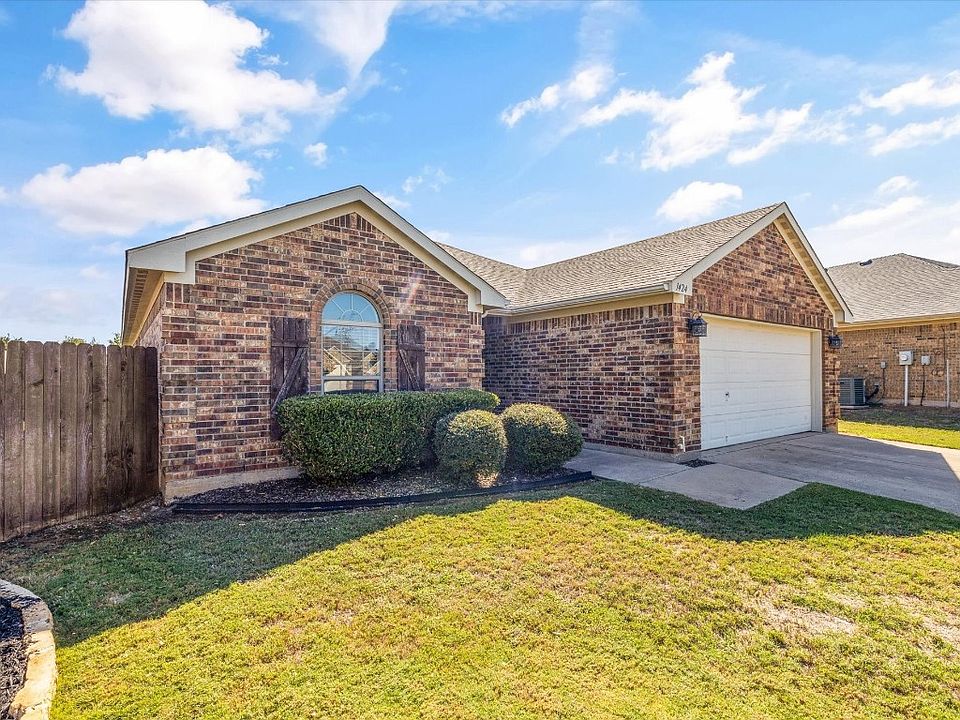 1424 Brownford Dr, Burleson, TX 76028 | Zillow