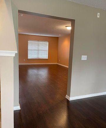 5th image of 4992 Harthill Ave