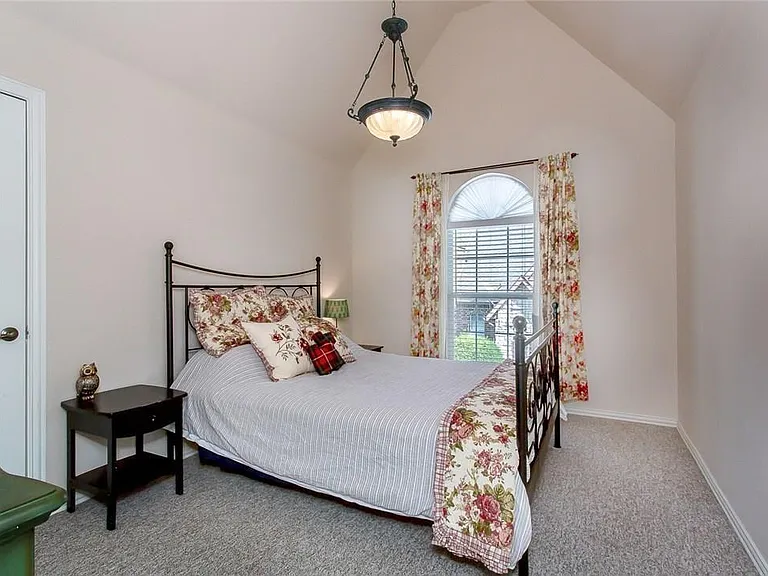 5735 Richmond Ave #B — Photo 13