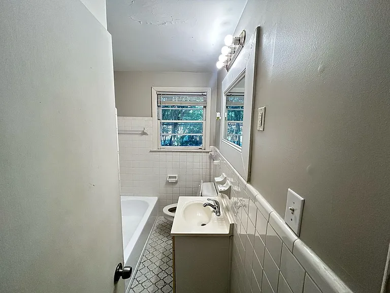 1414 S Kilbourne Rd — Photo 8