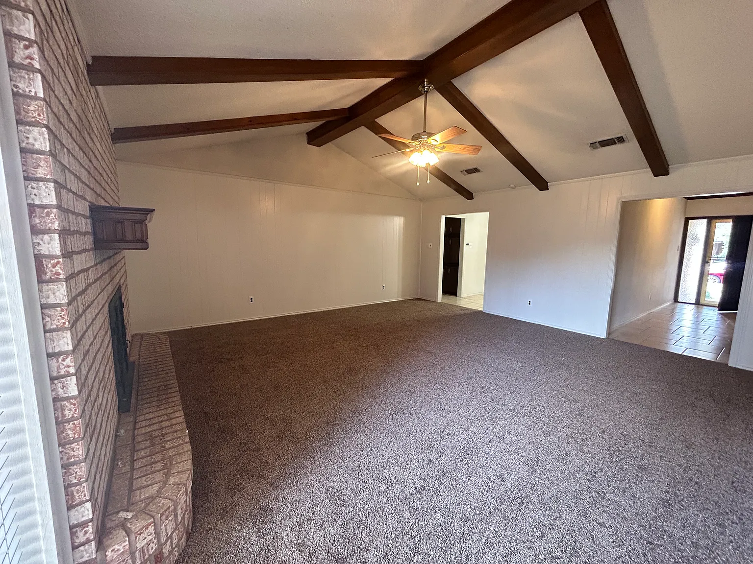 3 bed, 1806 sqft, $1,600 — Photo 4