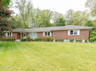 19 Princess Ln, Loudonville, NY 12211