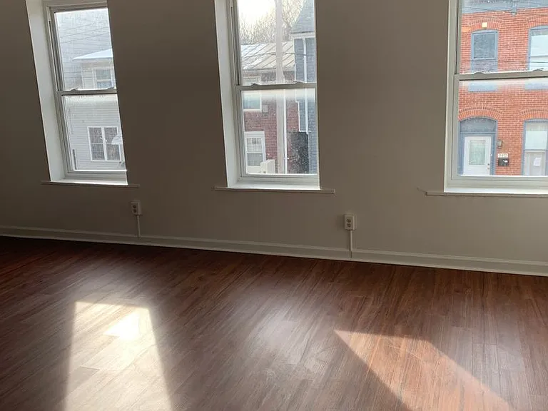 341 S Duke St — Photo 19
